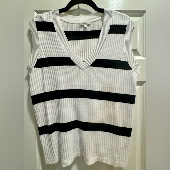 Tyler Boe M NWOT Cotton V-neck sweater B/W stripes - Picture 2 of 7